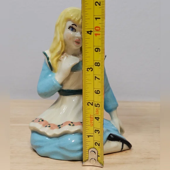 Vintage Ceramic Arts Studio Betty Harrington Disney Alice In Wonderland Figurine